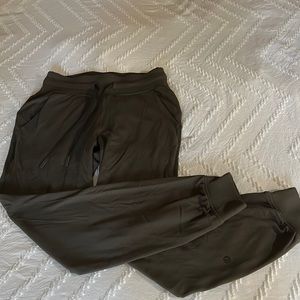Lululemon Jogger size 4 (green sage)